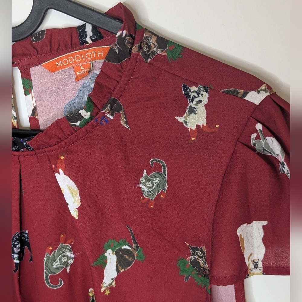 ModCloth Holiday Cat Dog Christmas Print Cap Sleeve Blouse - Red Size L